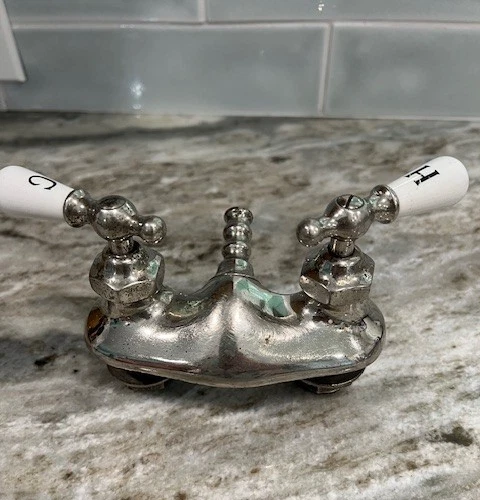 Vintage Clawfoot Tub Faucet With Porcelain Handles 4" Spread - Image 4 of 4
