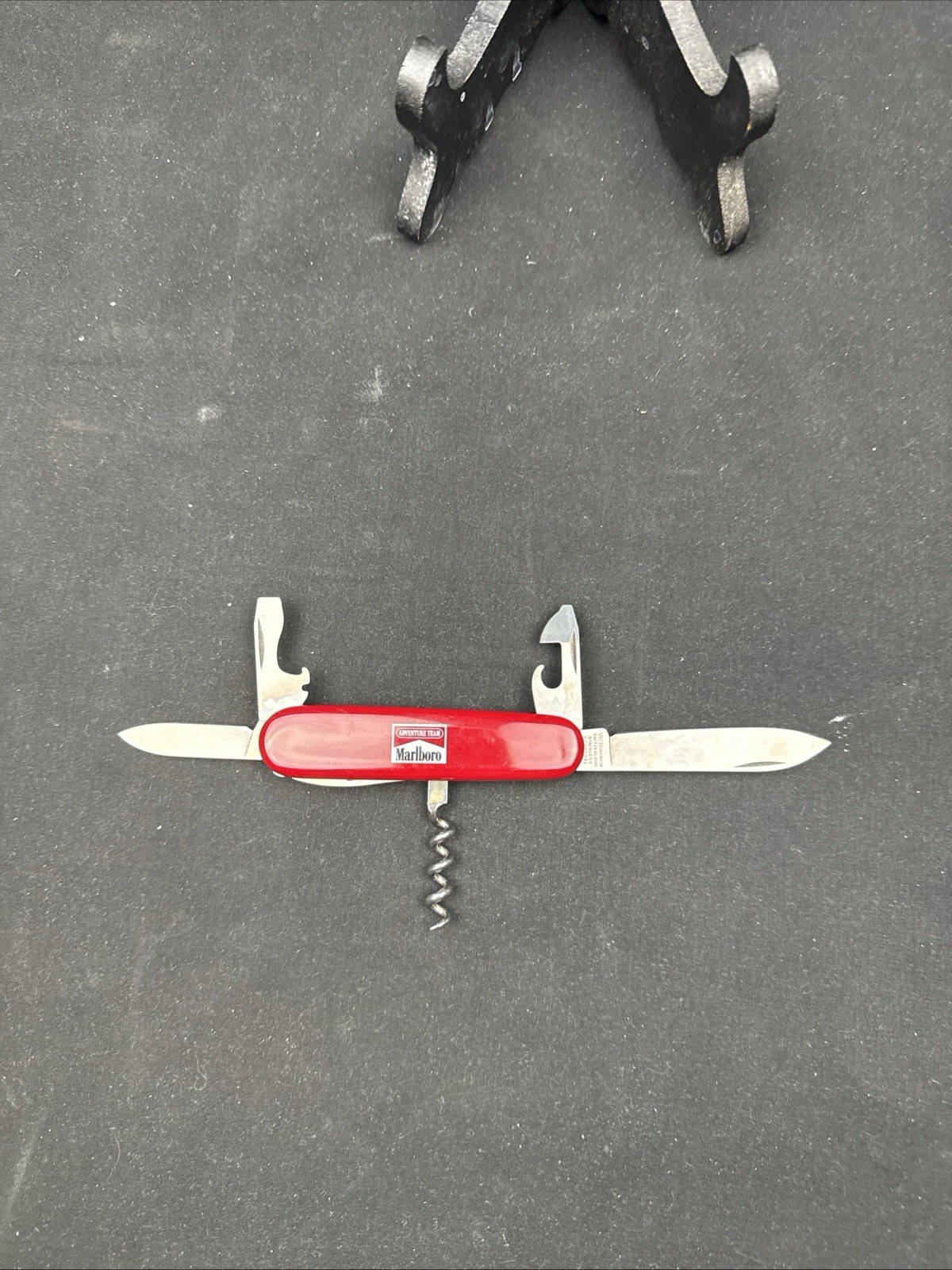 Marlboro Adventure Team Swiss Army Victorinox Multi-Tool Pocket Fishing Knife