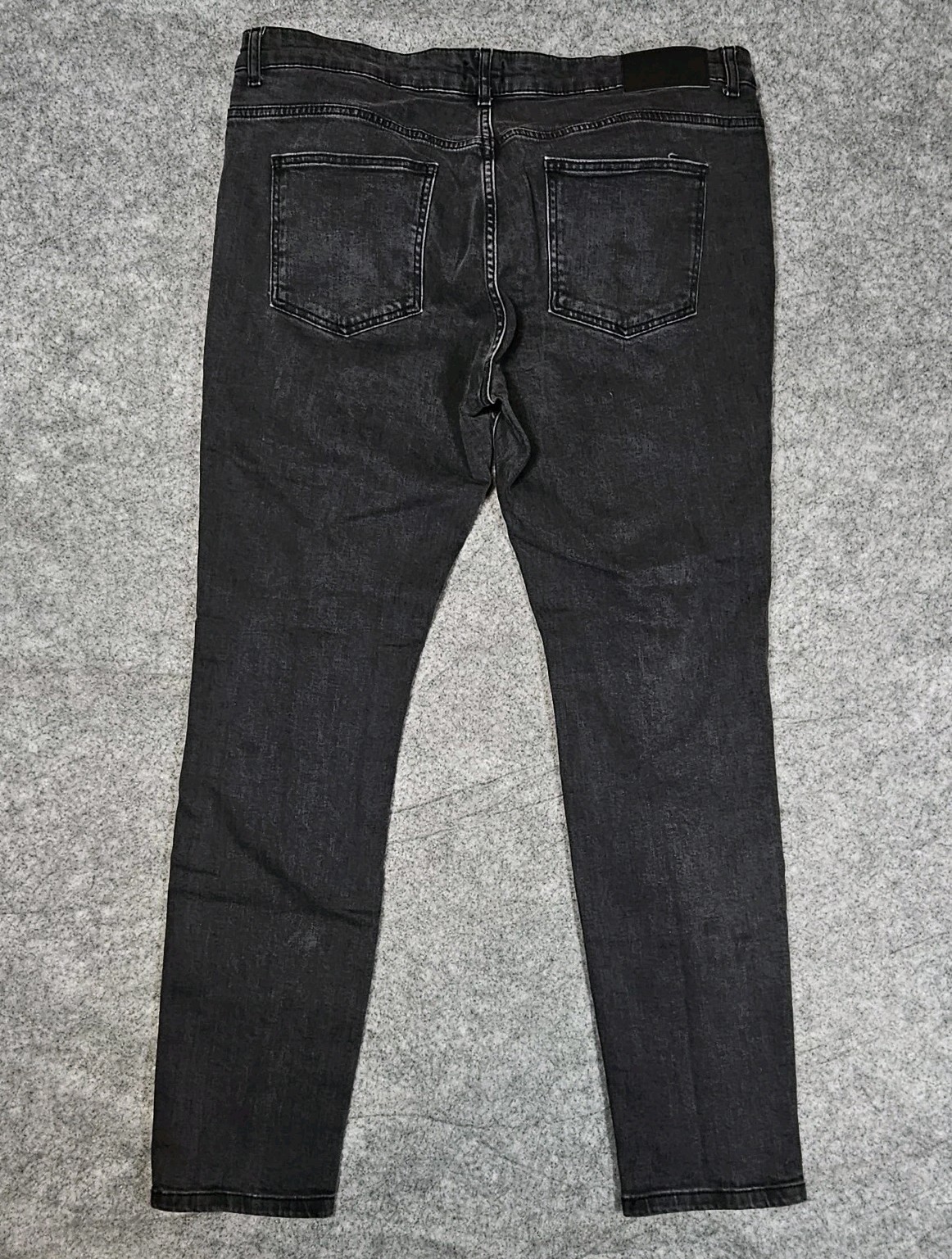 BooHoo MAN Jeans Men's 38 Measure: 38x31 Black Distressed Straight Button Fly