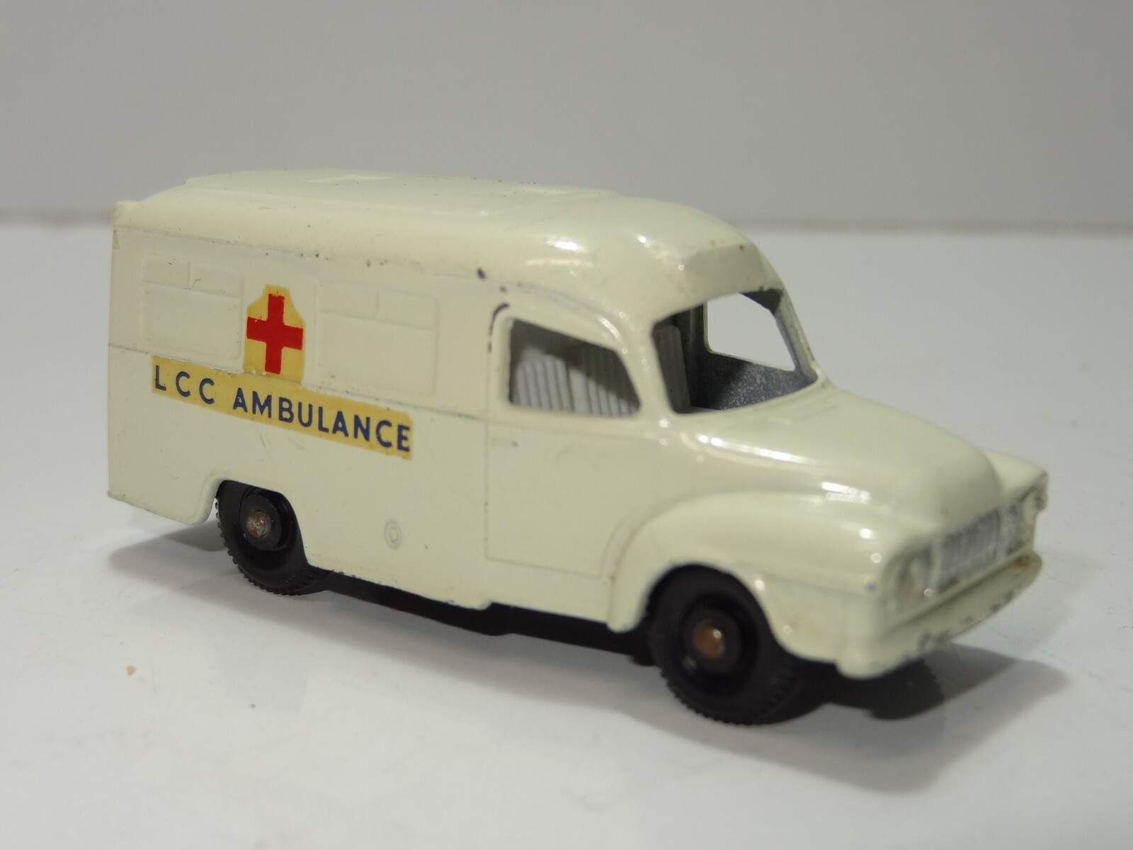 Matchbox 14c, Bedford Lomas Ambulance - Free Price Guide & Review