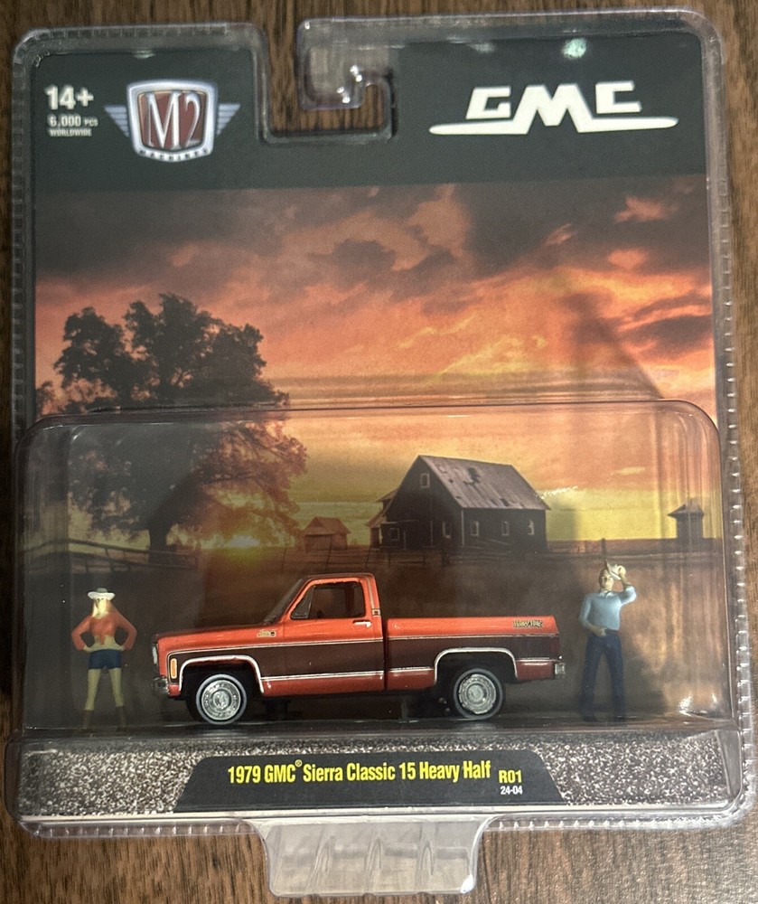 M2 Machines Diorama 1979 GMC SIERRA CLASSIC 15 Heavy Half R01 Farm Truck