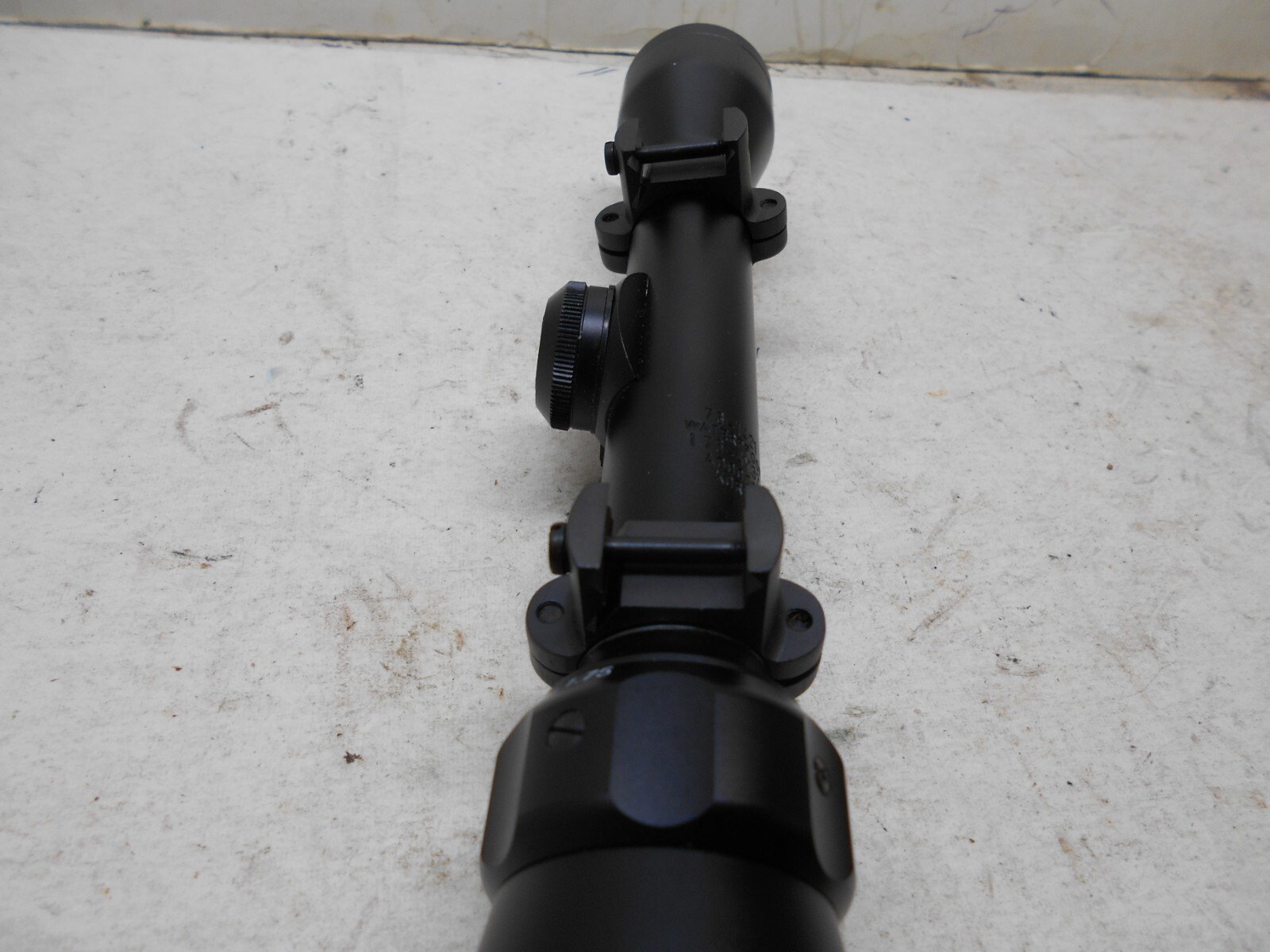 Bushnell 1 75 4 32 Rifle Scope Circle Crosshairs Rings And Caps bushnell-1-75-4-32-rifle-scope-circle-crosshairs-rings-and-caps