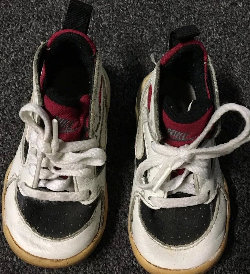 Vtg 1992 NIKE Baby Accel Air Size 4 White Jordan Sport Basketball 90s Bulls - Image 2 of 4