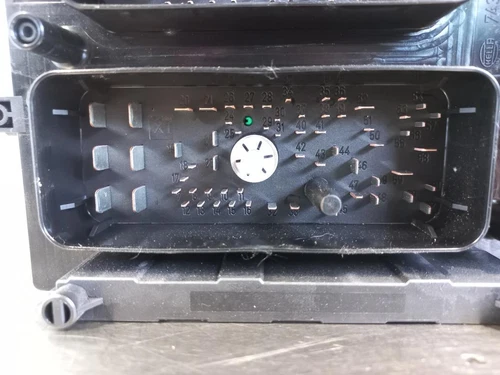 13206750 Caja Reles/Fusibles para OPEL ASTRA H BERLINA Enjoy 2005 110567 - Imagen 3 de 10