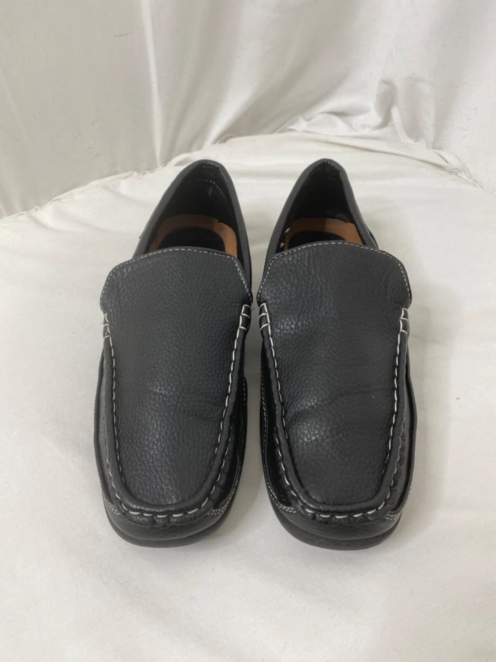 Zapatos sin cordones para niños talla 7 Akademiks suela plana negra imitación cuero Foto 3 de 4