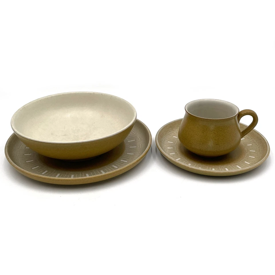 Винтажные тарелки Denby Langley Ode Stoneware England 8,25 дюйма и 6,5 дюйма, чаша для хлопьев, кружка - Изображение 3 из 4