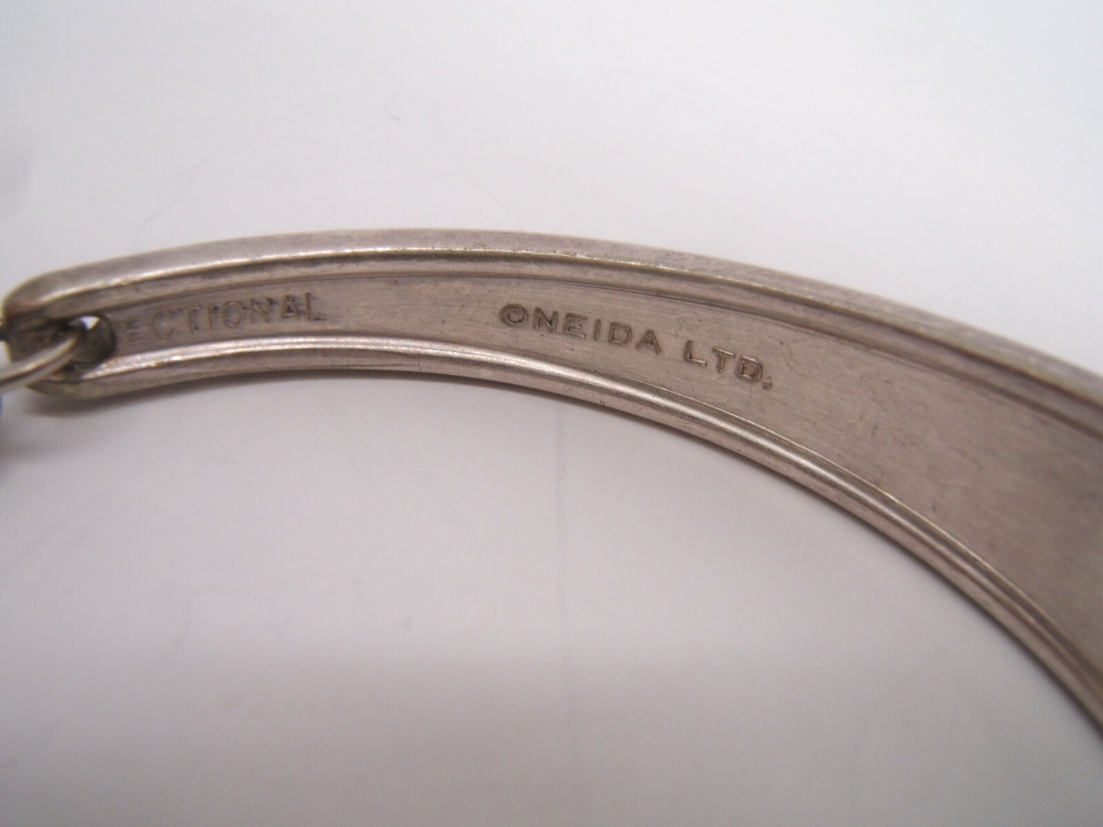 VINTAGE ONEIDA SILVERPLATE BRACELET SECTIONAL PATTERN… Gem