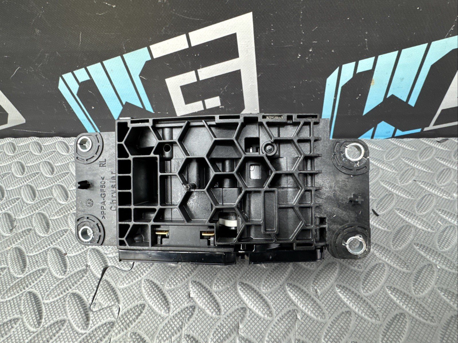 OEM 2014-2024 MASERATI GHIBLI AUTO TRANSMISSION SHIFTER BODY