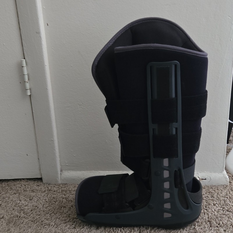 DonJoy MaxTrax II Orthopedic Medical Walking Boot Medium Black Support Brace