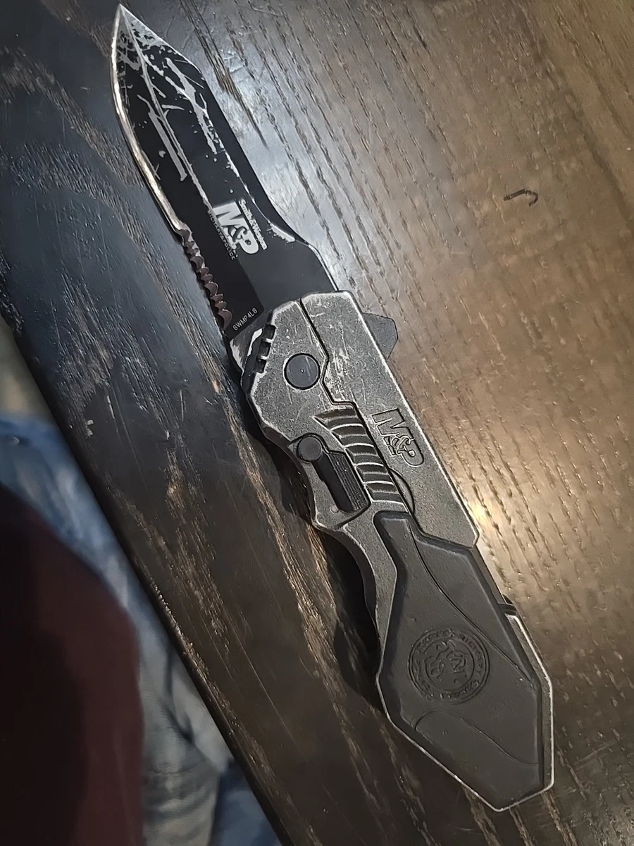 Smith & Wesson Collectible Knives, Swords, Blades, Armors