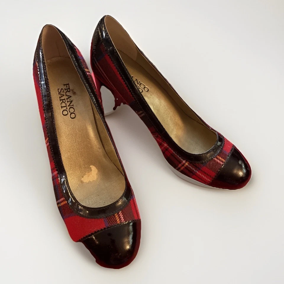 Zapatos de salón Franco Sarto "Empire" para dama tartán a cuadros y charol negro 8M usados en excelente estado Foto 2 de 4
