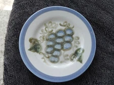 Louisville Stoneware Vintage Blue Blue Trim and Grapes Gray Salad Plate