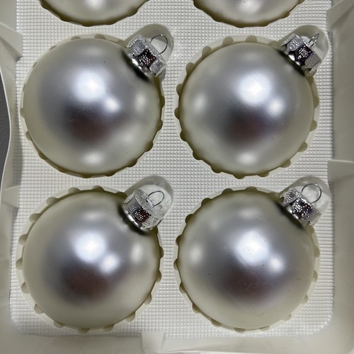Christmas by Krebs Designer Glaskugel Ornamente mit Krone hellsilber 6er Set - Bild 6 von 6