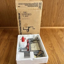 The Pampered Chef vintage Apple Peeler Corer Slicer And Wooden Stand w/ Box