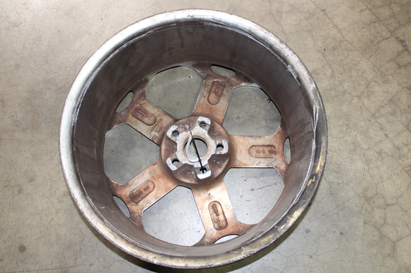 Lamborghini Gallardo, Front Wheel, Some Burn Dmg, Used, P/N 400601017k