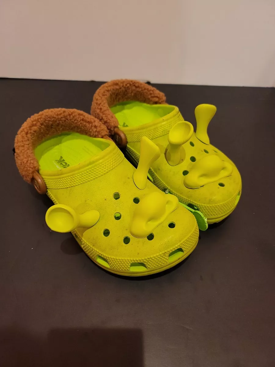 Catch me in these fresh shrek crocs | Greeting Card