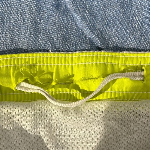 Nike Men’s White Core Solid Volley Swim Shorts Trunks Size Large L Good - Picture 9 of 11