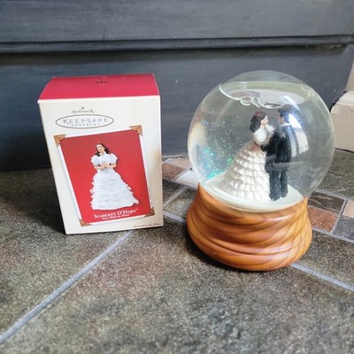 1995 Turner Rhett & Scarlett Gone with The Wind Snow Globe Music Box W/ Ornament