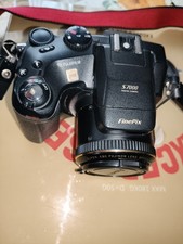 fotocamera digitale Fujifilm FinePix S7000. 