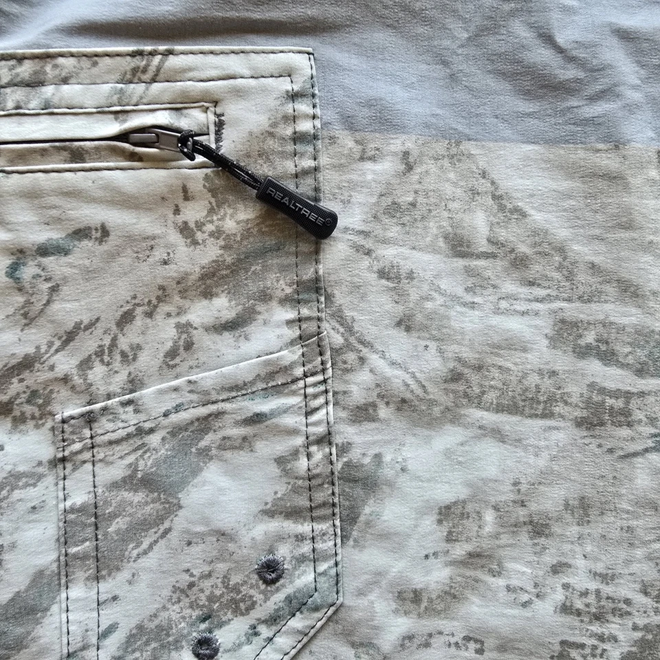 Pantalones Cortos de Pesca Realtree Aspects Rendimiento Híbrido Gris Ártico 3XL (48-50) Para Hombre Foto 3 de 4