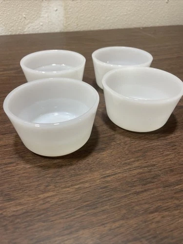 Set Of 4 Vintage 1950s Glasbake Milk Glass Custard Cups Bowls Ramekins EUC