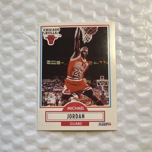 Fleer 1990-91 Base Set Michael Jordan #26 Chicago Bulls NBA Basketball Card