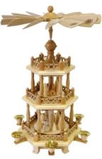 16798 - Richard Glaesser Pyramid - 3 tiers - Snowmen and deer - 18.5"H x 11"W x