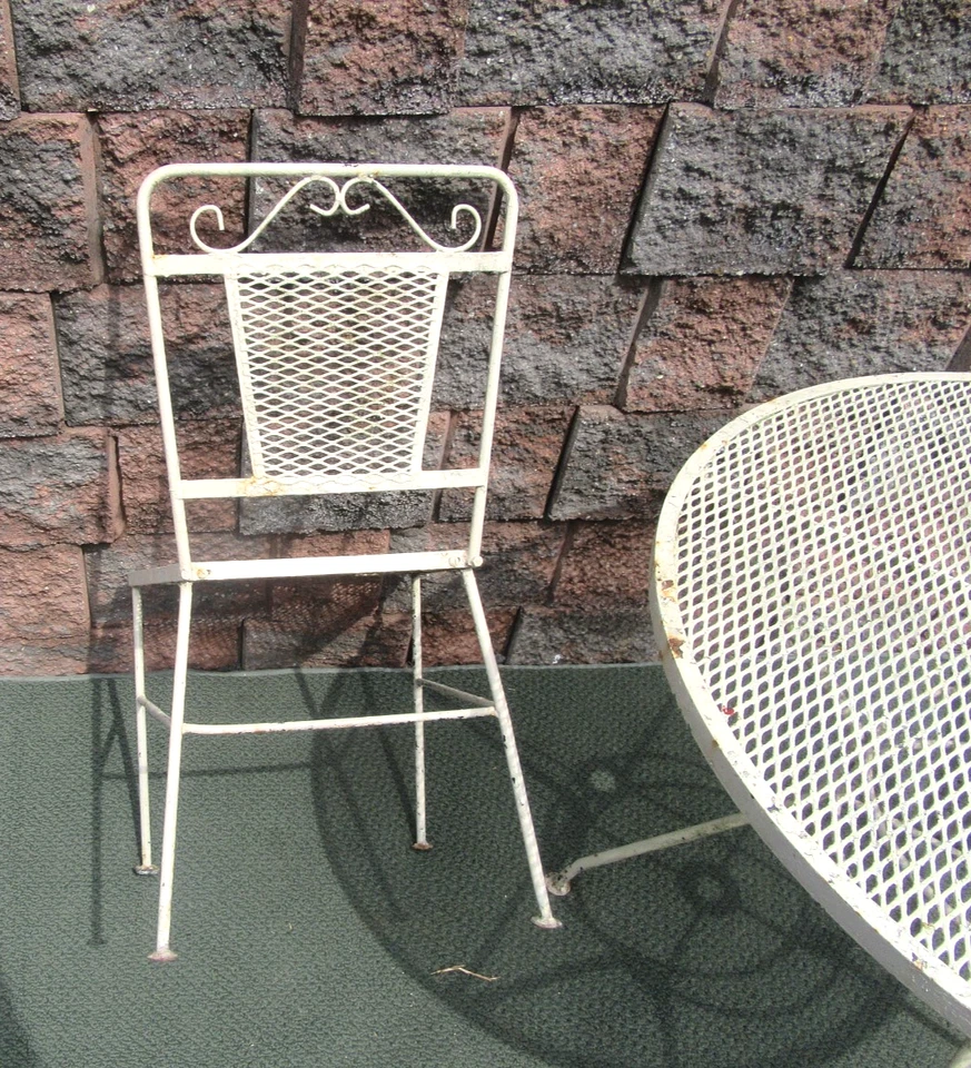 Vintage MCM Woodard Wrought Iron Mesh Bistro Patio Porch Table Chairs Set - Image 4 of 4