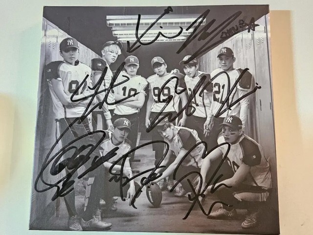 EXO Vol. 2 Repackage LOVE ME RIGHT sign Album