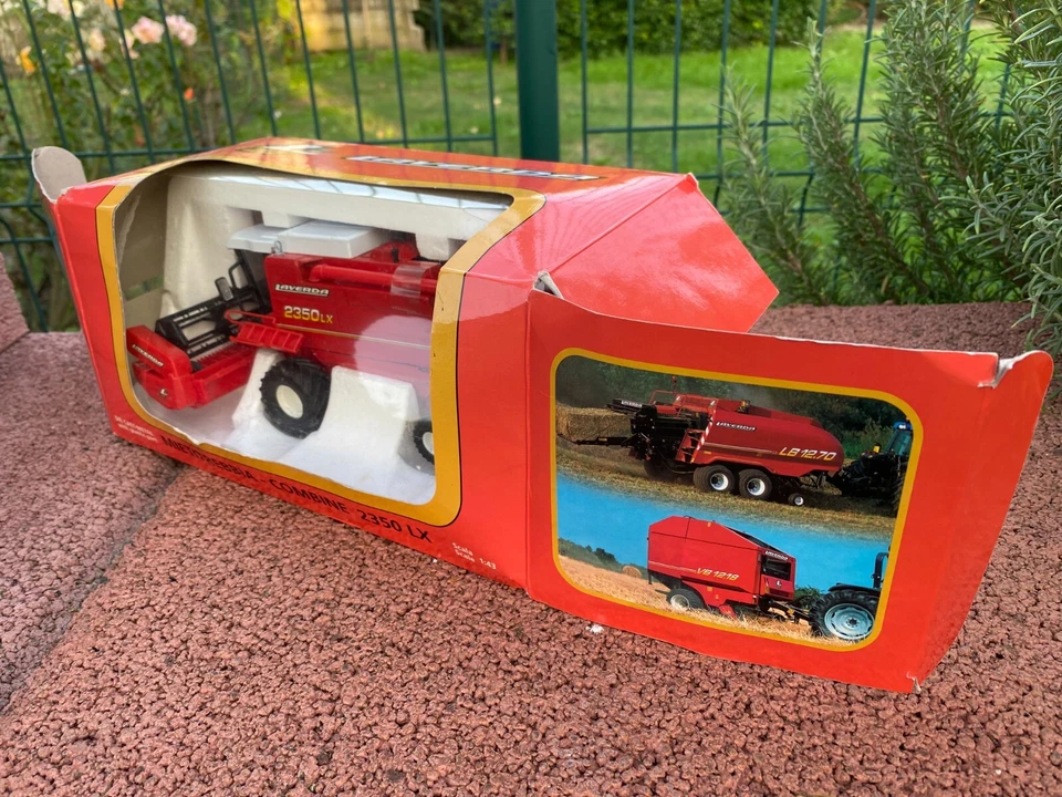 LAVERDA MIETITREBBIA COMBINE 2350 LX DIE CAST-METAL SCALE 1:43 MADE IN ITALY - Immagine 3 di 4