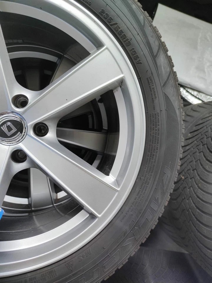 Winterkompletträder Falken 235/55R19 105V auf Alufelgen (von Audi SQ5 EZ 2018) - Bild 2 von 4