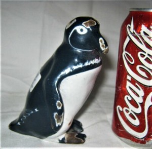 penguin desk toy