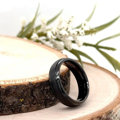 Black Tungsten Carbide 8mm Unisex Ring Brushed Polished Edges Christmas Gif Band
