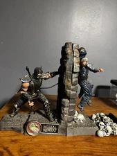 Mortal Kombat 9 Kollector's Scorpion Sub-Zero Bookends 9" ((Missing Spear Head))