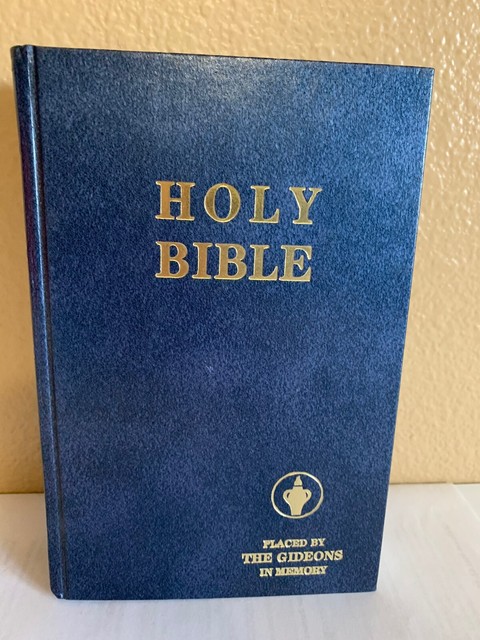 Gideons Placing Bibles