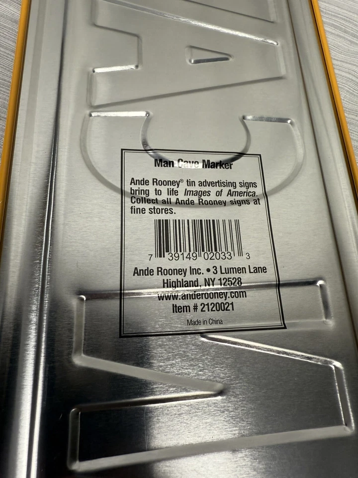 Letrero de hojalata Man Cave Marker Yellow Street 5,5 pulgadas x 18 pulgadas de Ande Rooney Inc. Foto 3 de 3