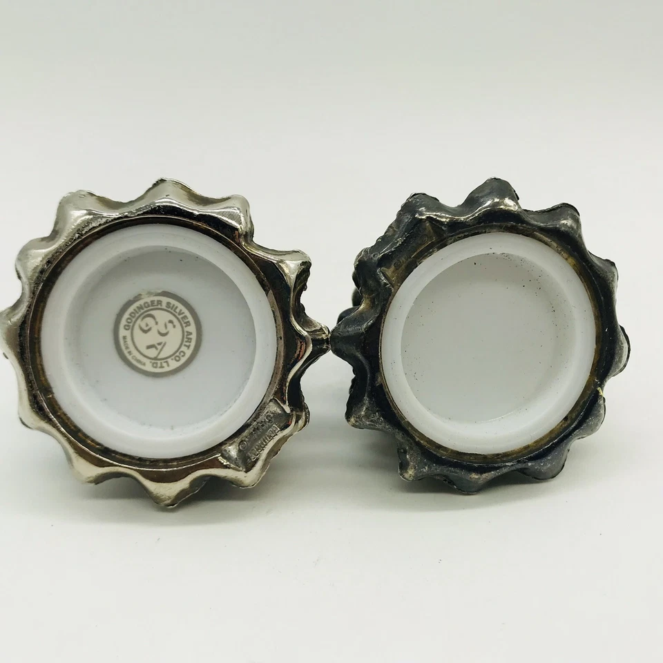 Godinger Silver Art Co. Ltd . Christmas Tree Salt & Pepper Shakers - Image 4 of 4