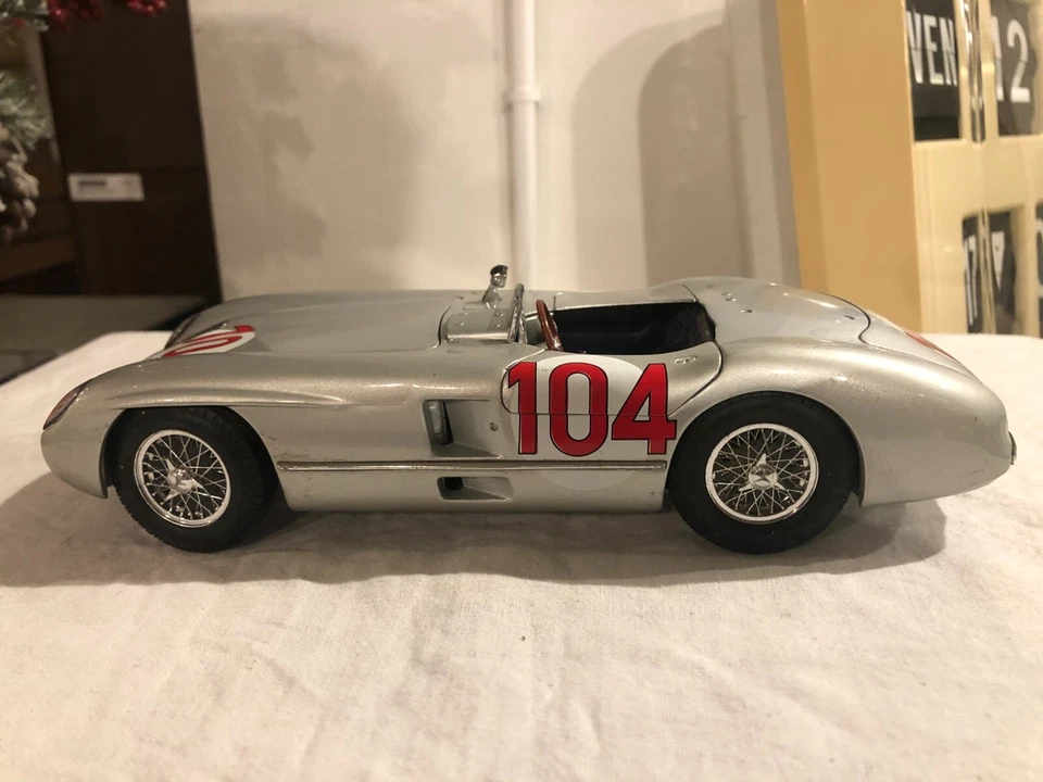 Mercedes Benz 300 SLR Targa Florio Mille Miglia N°104 Maisto Scala 1/18 - Immagine 2 di 4
