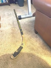 Sean Hill Mighty Ducks of Anaheim Signed Fontane Graphite Game Used Stick    