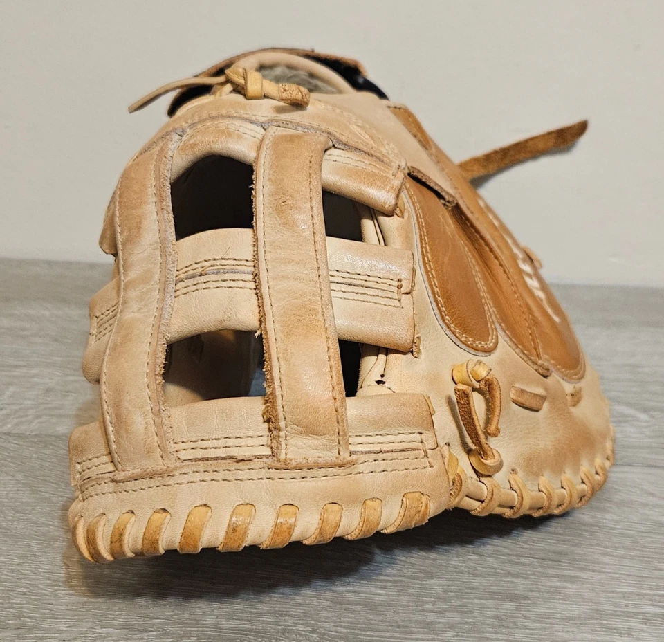 Luva de apanhador de softbol All Star MVP Series CMW3001 33” arremesso para a mão direita - Imagem 4 de 4