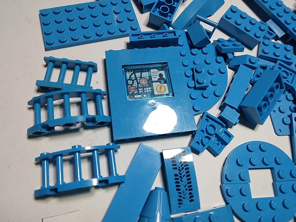 Lego Lote 200 Ladrillos Azures Oscuros Placas Guitarra Valla Guardabarros Base Vehículo 831 Foto 3 de 4