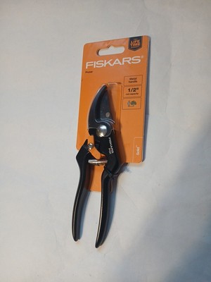 Fiskars Solid P131 Bypass Pruner 1/2'' Cut Capacity Metal Handle #9503