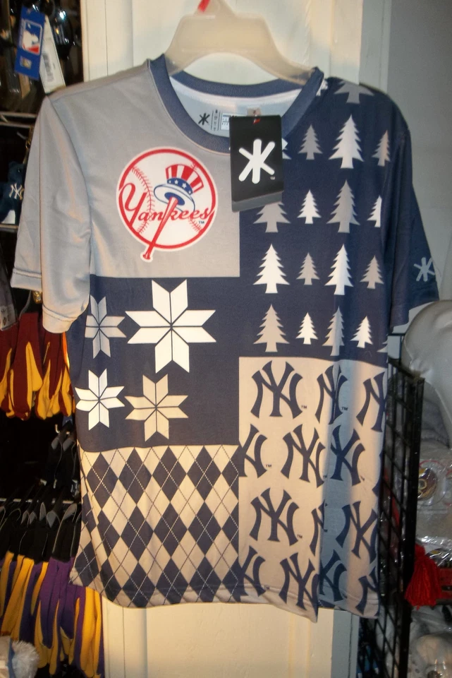 New York Yankees FEO Suéter Camiseta BUSY BLOCK NAVIDAD Adulto Hombre Talla S-XL Foto 4 de 4