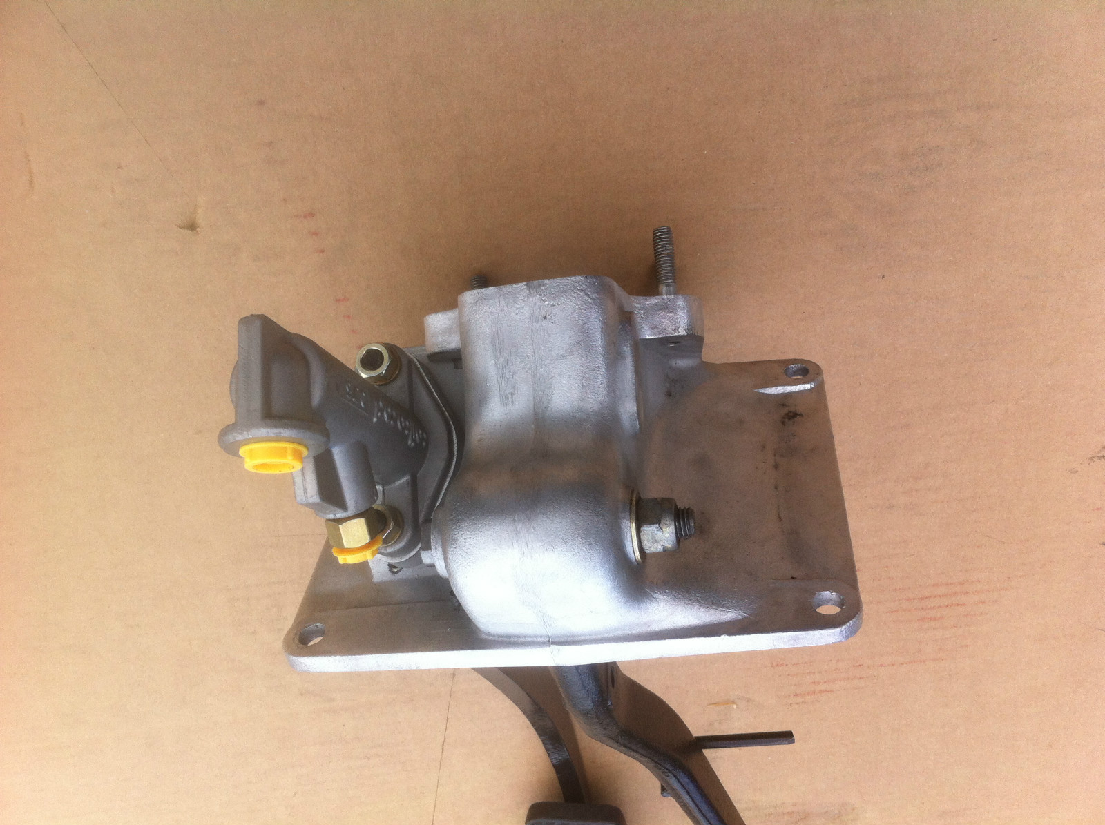 Jaguar XJS LHD Clutch/Brake Pedal box NON ABS With new Cylinder & Pedal