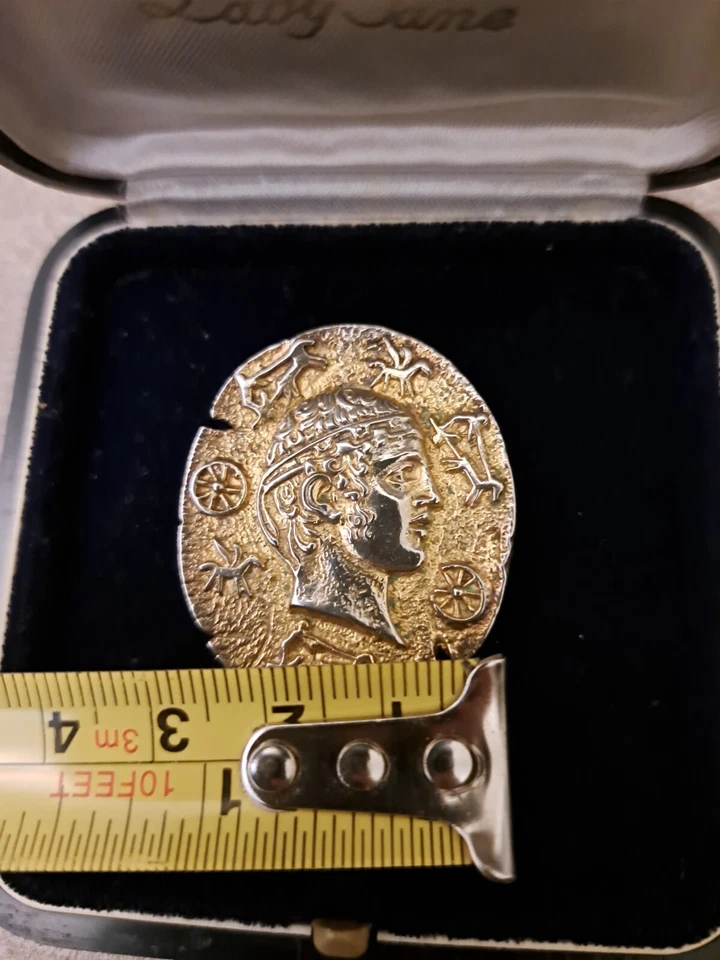 Spilla greca argento 800 museo Atene auriga Delfi anni 70 - Immagine 4 di 4