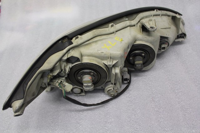 05 06 TOYOTA CAMRY XLE OEM LH DRIVERSIDE HEADLIGHT CLEAN NICE | eBay