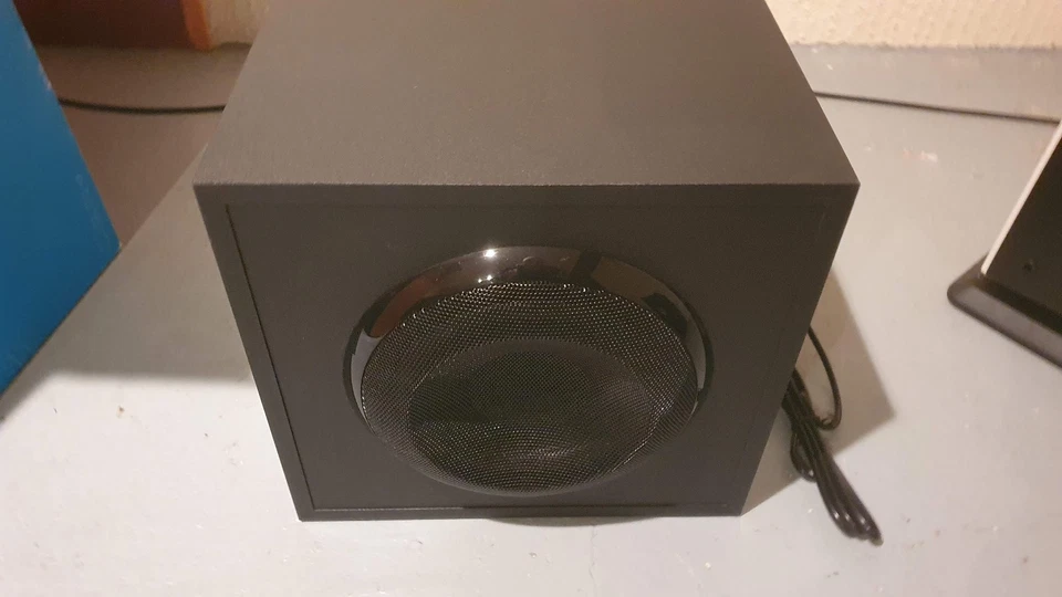 Logitech Z623 2.1-Kanal 200W Lautsprecher System mit Subwoofer - Schwarz... - Bild 4 von 4