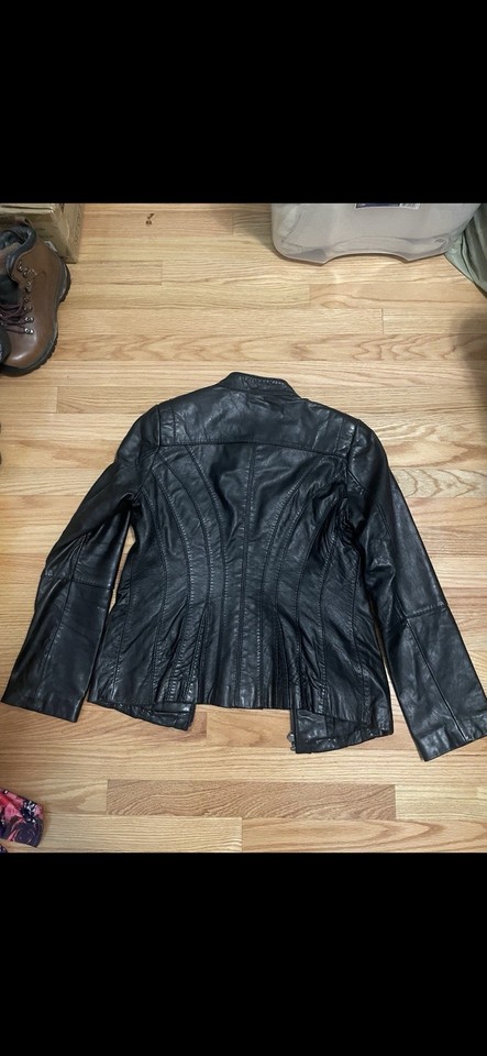Jones New York women’s leather jacket size SOuter shell is genuine ...