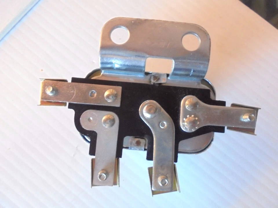 Cadillac 1966 calentador de asientos, techo corredizo, ventana eléctrica, relé desempañador NUEVO Foto 3 de 4