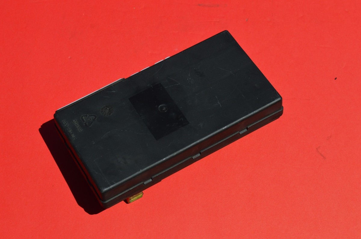 YC#5 00-04 VOLVO V40 S40 BCM CEM CENTRAL ELECTRONIC MODULE